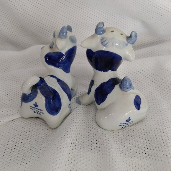 Vintage Enesco Ceramic Blue and White Cow Figurines - Picture 5 of 9